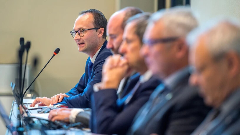 Weht ein rauer Wind entgegen: In einer mit harten Bandagen geführten Diskussion zur Raumplanung unterliegt die Mittemit Co-Fraktionschef Reto Crameri mit dem Vorschlag, eine Standesinitiative einzureichen. 