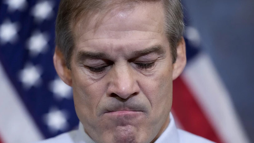 Jim Jordan, Abgeordneter des US-Repräsentantenhauses für Ohio, spricht mit Journalisten über seinen Kampf um das Amt des Sprechers des Repräsentantenhauses im Kapitol. Foto: J. Scott Applewhite/AP/dpa