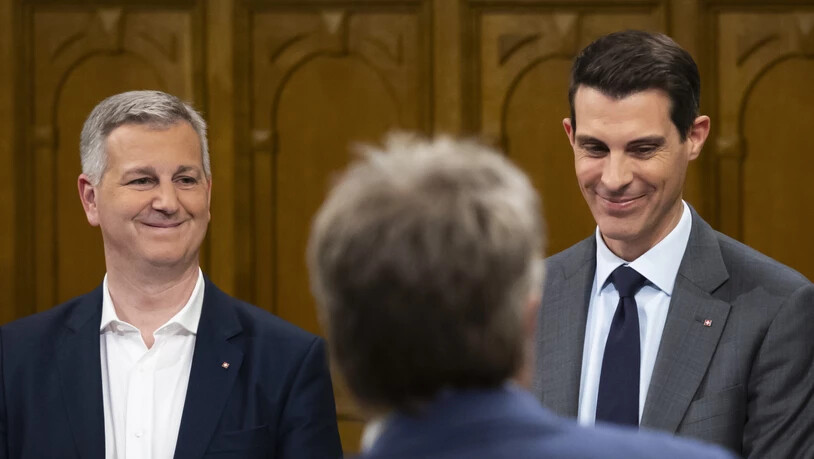 Ein Gewinner und einer der hinter die Mitte zurückrutscht: SVP-Präsident Marco Chiesa (links) und FDP-Präsident und Ständerat Thierry Burkart im Bundeshaus