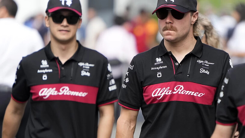 Die Fahrer des Teams Alfa Romeo, Zhou Guanyu (links) und Valtteri Bottas, gingen leer aus