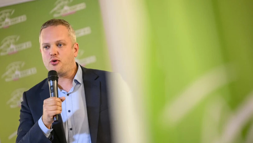 Raphaël Mahaim wurde am Montagabend von der Versammlung der Waadtländer Grünen bejubelt, nachdem er offiziell bekannt gegeben hatte, für den zweiten Wahlgang der Ständeratswahlen zu kandidieren.