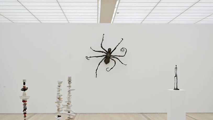 "Spider IV" (1996) von Louise Bourgeois in der neuen mit Leihgaben erweiterten Sammlungspräsentation der Fondation Beyeler. Dieses Werk wurde an der Art Basel 2022 für 22,5 Millionen US-Dollar verkauft.
