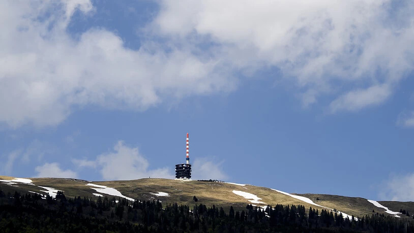 Auf Juragipfeln wie dem Chasseral könnte der Wind am Samstag mit Geschwindigkeiten von bis zu 130 Kilometern pro Stunde wehen. (Archivbild)