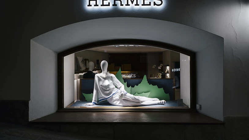 Das Schaufenster eines Hermès-Ladens 2016 in St. Moritz. (Archivbild)