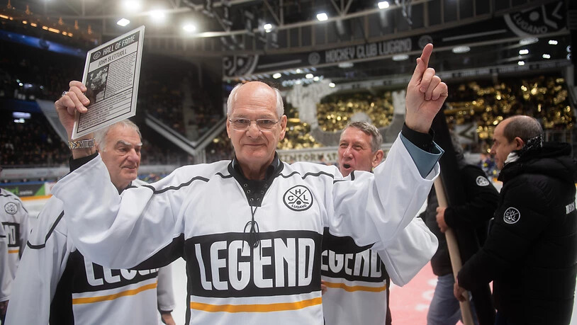 In der Resega zu Gast: Der vierfache Meistertrainer John Slettvoll, der zur dem Spiel in einer Zeremonie in die Hall of Fame des HC Lugano aufgenommen wurde