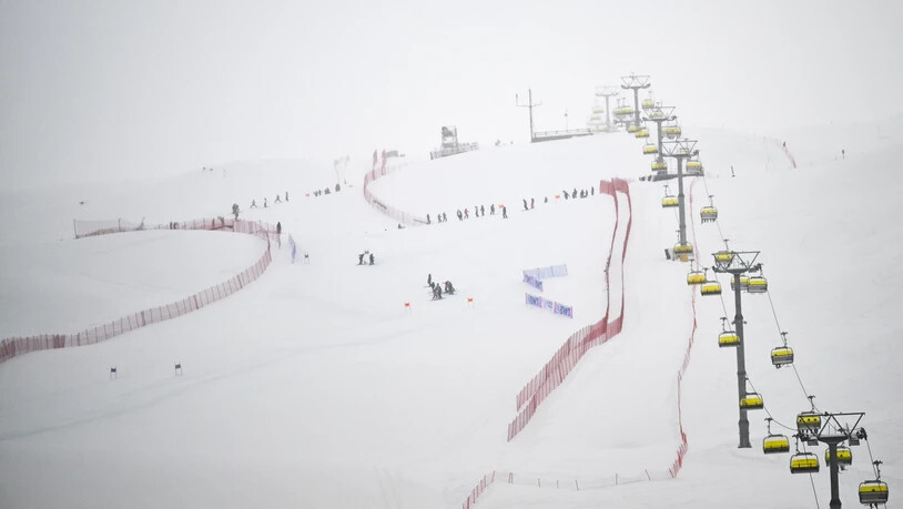Neblige Aussichten: Die Verhältnisse in St. Moritz sind nicht ganz einfach für die Skirennfahrerinnen.