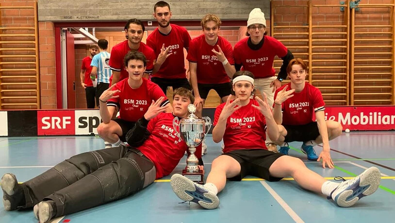Siegreiches Unihockeyteam: Das KV Chur holt sich den Schweizer Meistertitel.