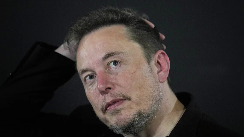 Die Automobilindustrie habe sich lange Zeit über Tesla lustig gemacht, sagte Tesla-Chef Elon Musk bei einer Befragung des Gerichts. (Archivbild)