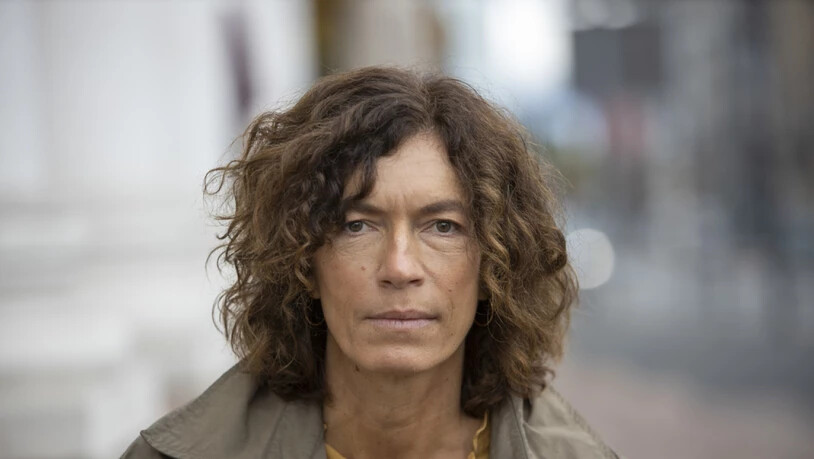 Anne Weber erhält für ihr Gesamtwerk dem Solothurner Literaturpreis 2024. Die deutsche Autorin und literarische Übersetzerin lebt in Paris und ist bereits mehrfach ausgezeichnet worden.