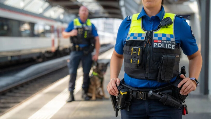 Jede Patrouille der Bahnpolizei soll ab September mit mindestens einer Bodycam ausgestattet werden.