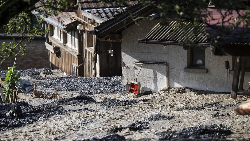 Gebäude und Infrastrukturen wurden In Brienz BE durch ein schweres Gewitter stark in Mitleidenschaft gezogen.