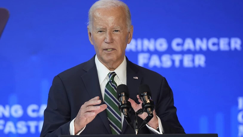 US-Präsident Joe Biden spricht in der Tulane University, um für seine «Moonshot»-Initiative zu werben, die die Zahl der Krebstoten verringern soll. Foto: Gerald Herbert/AP