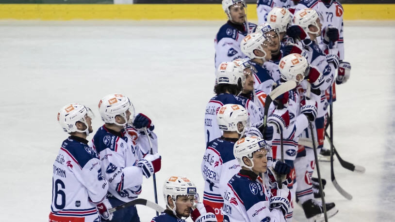 Den Spielern der ZSC Lions ist die Enttäuschung nach der Niederlage in Bern anzusehen