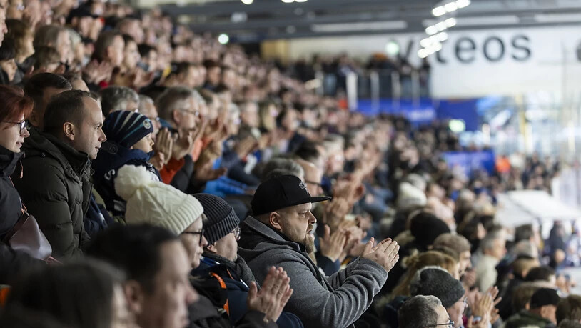 Die altehrwürdige Les-Mélèzes-Eishalle in La Chaux-de-Fonds platzte wieder einmal aus allen Nähten