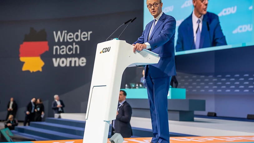 Friedrich Merz, Unions Kanzlerkandidat und CDU Bundesvorsitzender, spricht beim 37. Bundesparteitag der CDU. Die CDU will bei dem Parteitag ein "Sofortprogramm" beschließen, das direkt nach der Bundestagswahl bei einer Regierungsbildung umgesetzt werden…