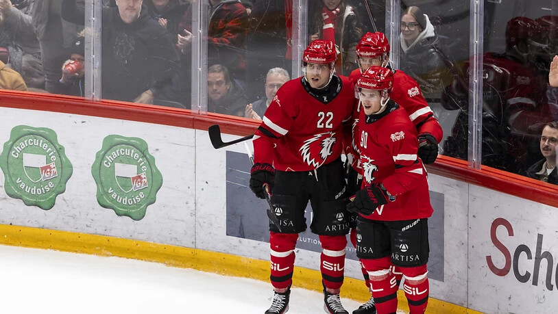 In seinem letzten Saisonspiel, am 24. Januar gegen Bern, erzielte Janne Kuokkanen (Nr. 22/links) noch ein Tor zum 1:1-Ausgleich