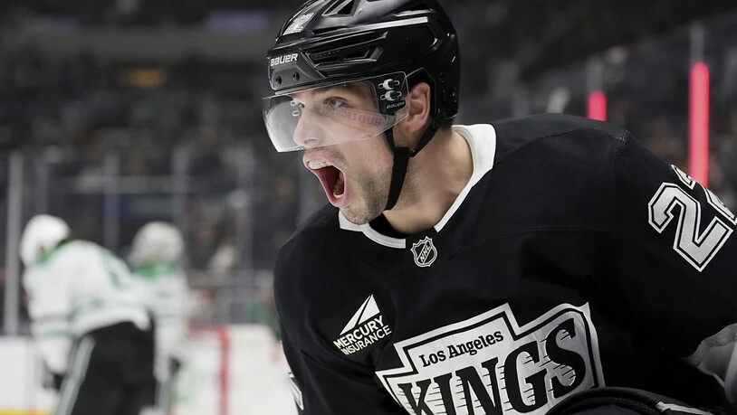 Kevin Fiala schreit die Freude über seinen Treffer gegen die Dallas Stars heraus