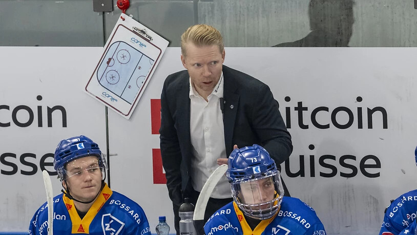 Geglückter Einstand: Michael Liniger stand erstmals als Chef an der Zuger Bande - wegen der Operation von Dan Tangnes