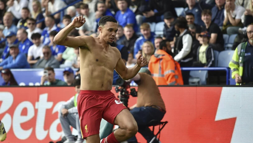 Das Feiern des Meistertitels übte Trent Alexander-Arnold schon mal ohne Liverpool-Shirt