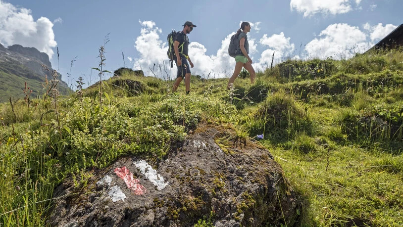 Auf dem richtigen Weg sein: Immer die Wanderweg-Markierungen beachten. 
