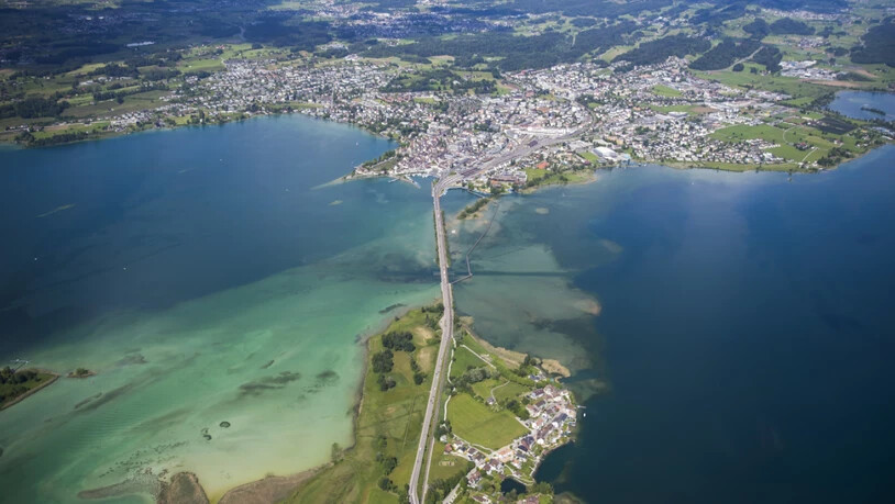 Nach Besitzerwechsel: Die Gratiszeitung «Obersee Nachrichten» soll saniert werden und in einem neuen Format herauskommen.