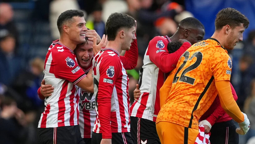 Sunderlands Captain Granit Xhaka (links) freut sich über einen weiteren Sieg