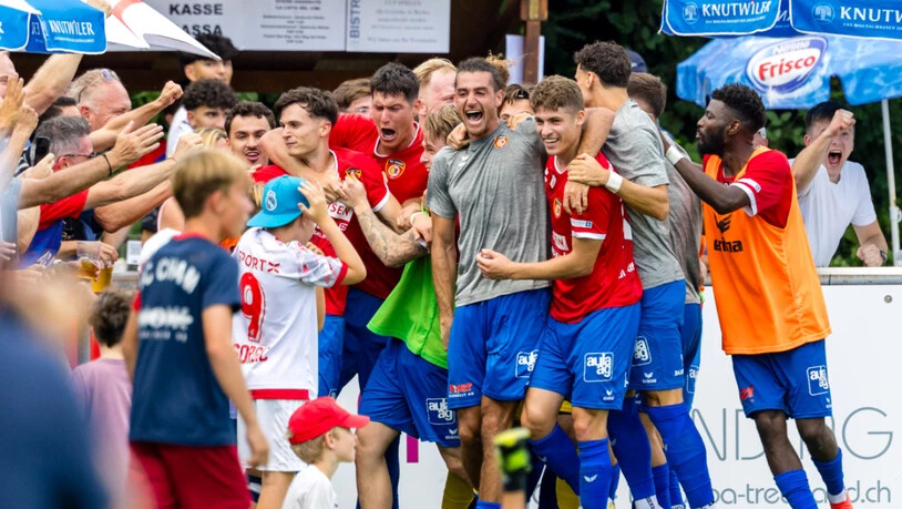 Volksfeststimmung in Cham, nachdem der FC Lugano bezwungen wurde. Stürzt am Dienstag mit den Grasshoppers der nächste Favorit in der Festung Eismoos?