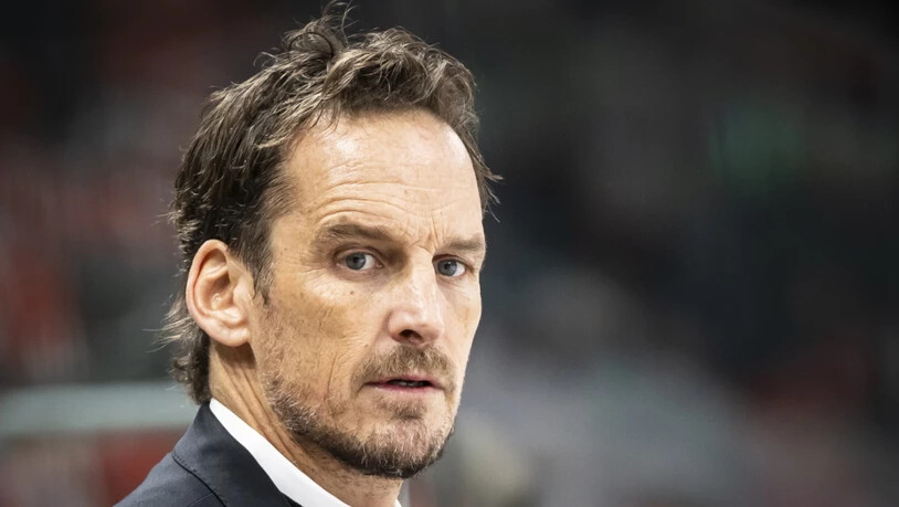 Dem strengen Blick des Nationaltrainers  Patrick Fischer entgeht nichts