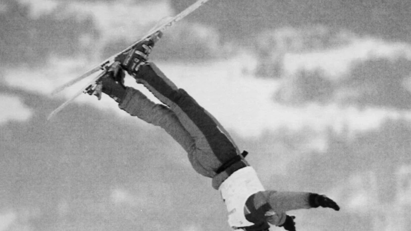 Skiakrobat der ersten Stunde: 1994 fliegt Andreas "Sonny" Schönbächler in Lillehammer spektakulär zu Gold