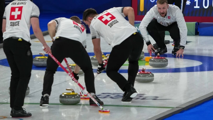 Eine wichtige Rolle: Die Wischer entscheiden im Curling nicht selten über Sieg oder Niederlage