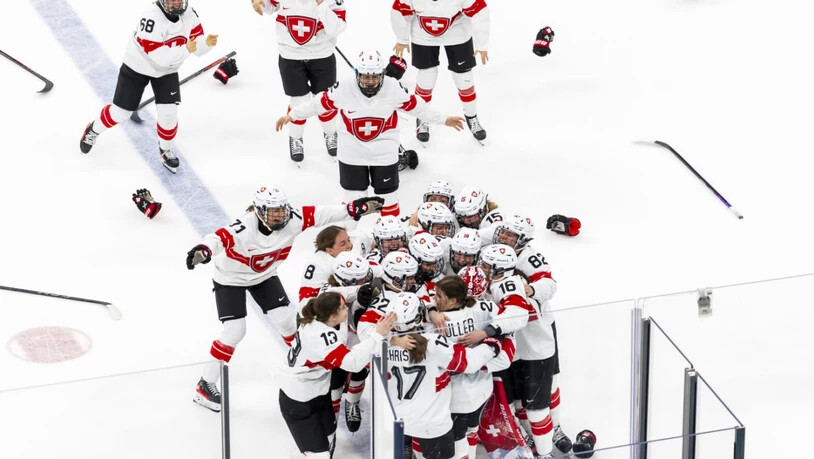 Zum zweiten Mal Bronze nach 2014: Die Schweizerinnen bejubeln den Siegtreffer gegen Schweden