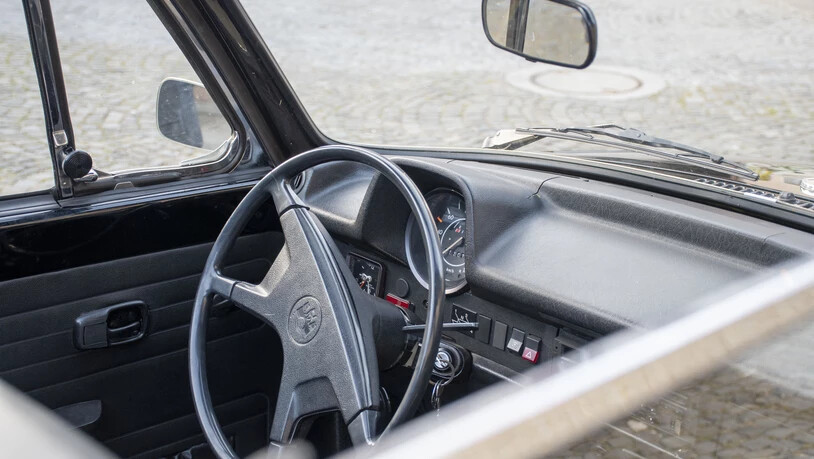 Das älteste Auto von Flavio Albrecht ist ein Klassiker: Der VW Käfer als Cabrio.