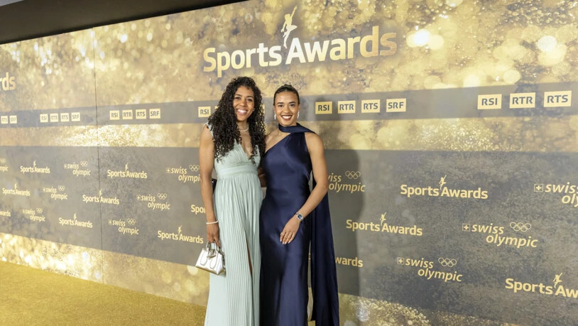 Mujinga und Ditaji Kambundji posieren an den Sports Awards