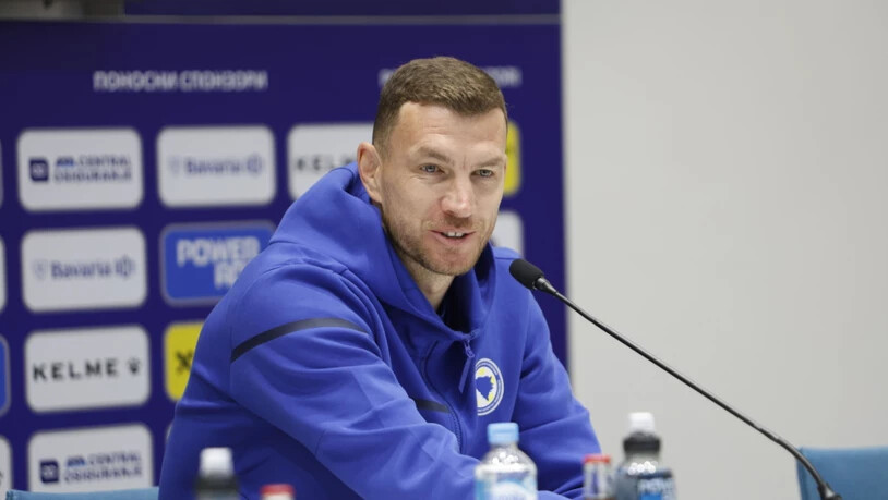 Edin Dzeko sorgte in Wales dafür, dass Bosnien-Herzegowina gegen Italien um die WM-Teilnahme spielen kann