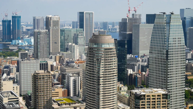 ARCHIV - Wohn- und Geschäftshäuser der japanischen Hauptstadt Tokio. Foto: Soeren Stache/dpa