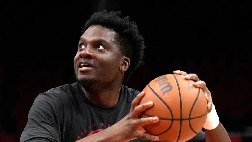 Clint Capela von den Houston Rockets beim Aufwärmen vor dem Spiel. In der Partie bei den Golden State Warriors (117:116-Sieg) kam Capela nur während vier Minuten zum Einsatz