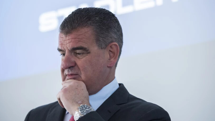 Kritisiert mangelnde Transparenz bei der vom Bundesverwaltungsgericht gewährten Akteneinsicht in die Vergabe des SBB-Grossauftrages an Siemens und zieht nun seinen Rekurs zurück: Stadler-Rail-Verwaltungsratspräsident Peter Spuhler. (Archivbild)