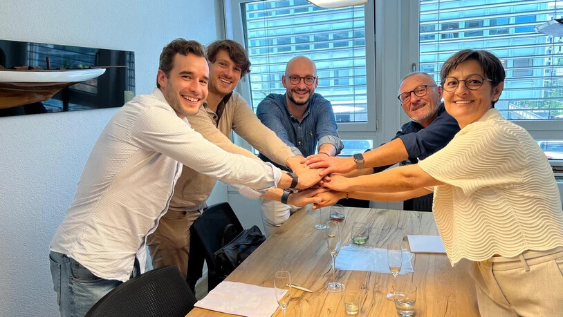 Gemeinsam für erfolgreiche Nachfolgelösungen: Das Team von TW1 Management AG und UBS Switzerland AG zeigt am Bündner KMU-Tag, worauf es bei Unternehmensübergaben ankommt.