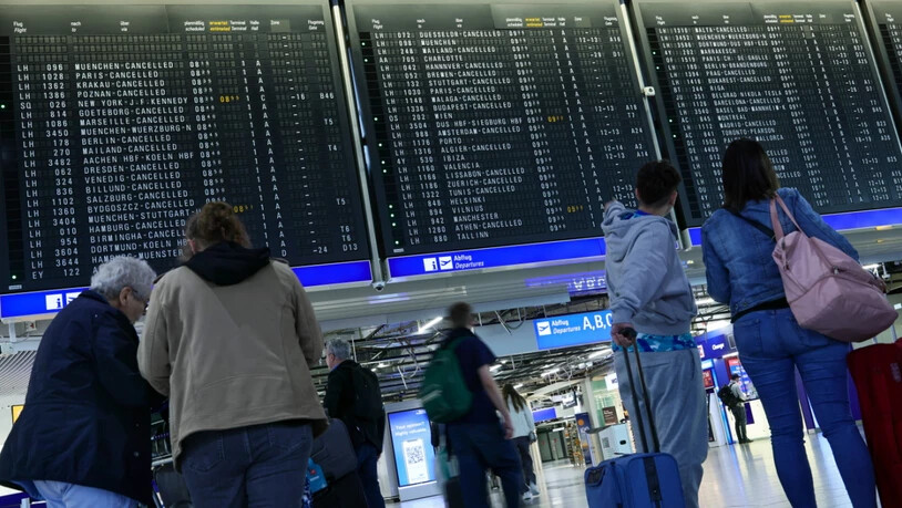 An jedem Streiktag sind mehrere zehntausend Passagiere gezwungen, ihre Reisepläne zu ändern.