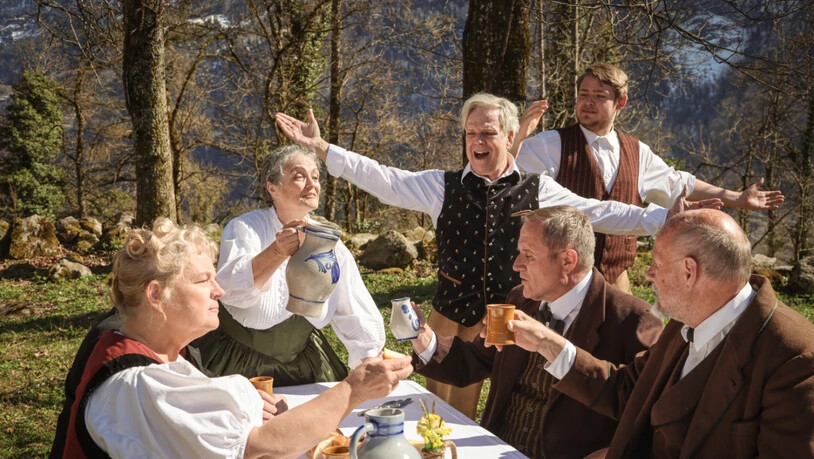 Für die Aufführung der "Akte Zybach" wurde im Freilichtmuseum Ballenberg eine Bühne mitsamt Grimsel-Hospiz errichtet.