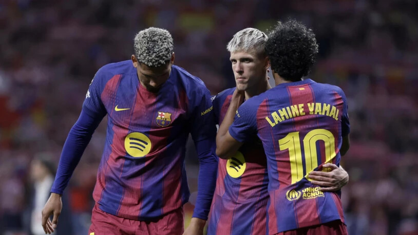 Enttäuschung pur bei den Barça-Spielern Ronald Araujo, Dani Olmo und Lamine Yamal (von links nach rechts) nach dem Ausscheiden in den Viertelfinals der Champions League gegen Ligakonkurrent Atlético Madrid