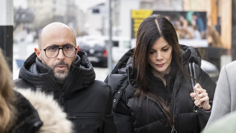 Das Zwangsmassnahmengericht des Kantons Wallis hat die Massnahmen für Jessica Moretti (rechts) um drei Monate verlängert. Eine gleichlautende Entscheidung dürfte in Kürze auch für Jacques Moretti (links) ergehen.