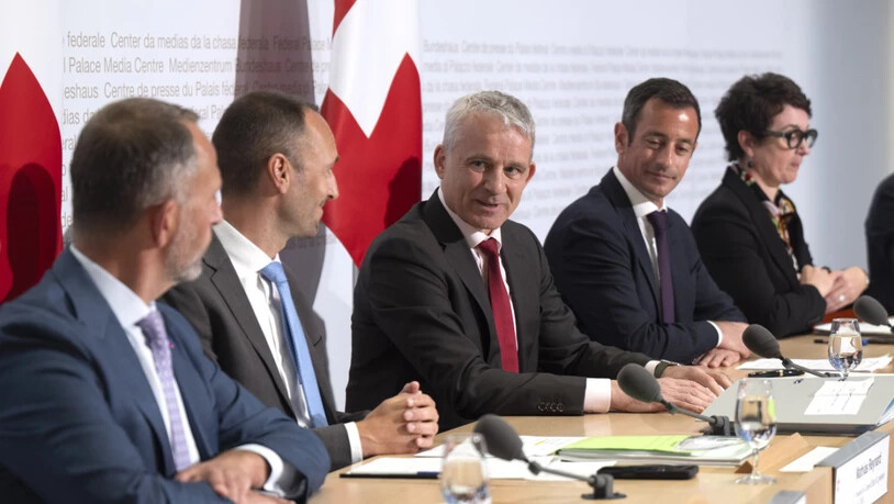 Justizdirektor Beat Jans hat am Montag gemeinsam mit Vertretungen der Kantone Bilanz gezogen zur Roadmap gegen häusliche und sexuelle Gewalt.