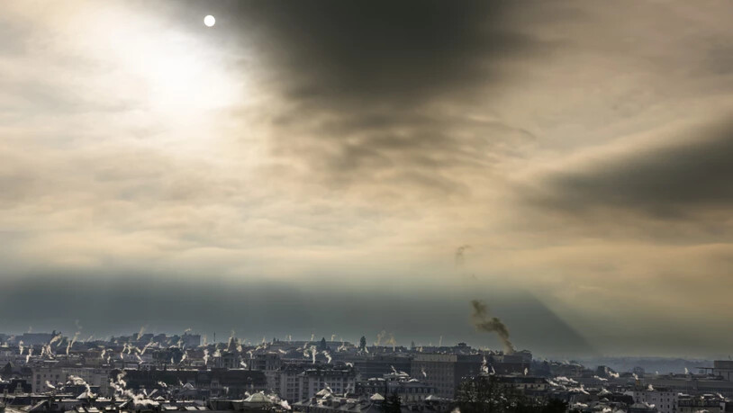 Trotz Verbesserungen zeigen zu viele Messstationen in Europa zu hohe Luftverschmutzung. Die Europäische Umweltagentur EEA sieht vor allem bei Feinstaub weiteren Handlungsbedarf. (Symbolbild)