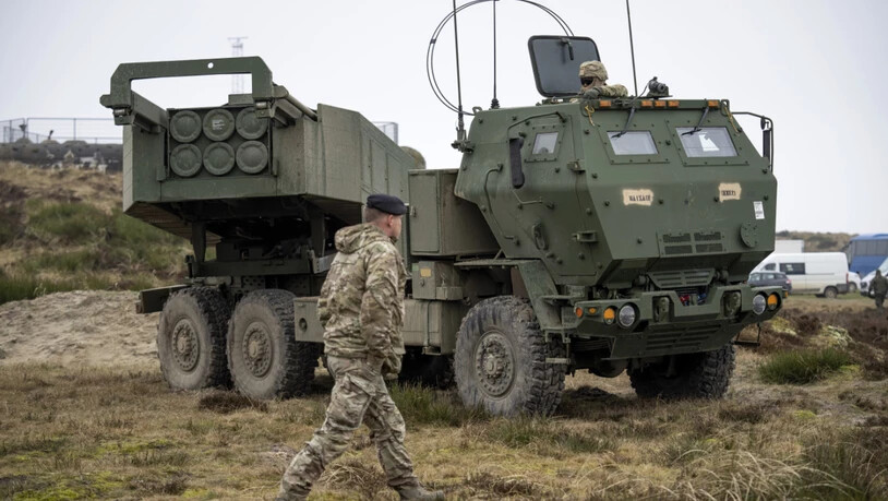 ARCHIV - Ein M142 High Mobility Artillery Rocket System (Himars) bei einer Militärübung. Foto: Bo Amstrup/Ritzau Scanpix Foto/AP/dpa/Archivbild