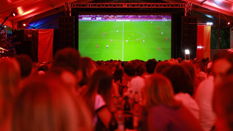 Traumjob für Fussballfans: 104 WM-Spielen schauen und dabei gut verdienen