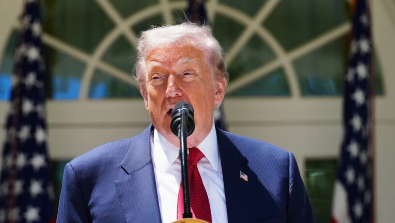 US-Präsident Donald Trump spricht im Rosengarten des Weißen Hauses in Washington. Foto: Jacquelyn Martin/AP/dpa