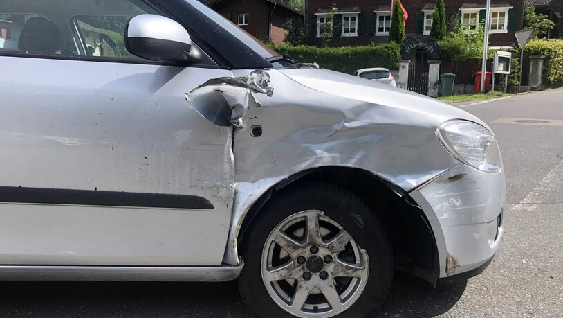 Der Sachschaden ist kaum zu übersehen. Verletzt wurde aber zum Glück niemand.