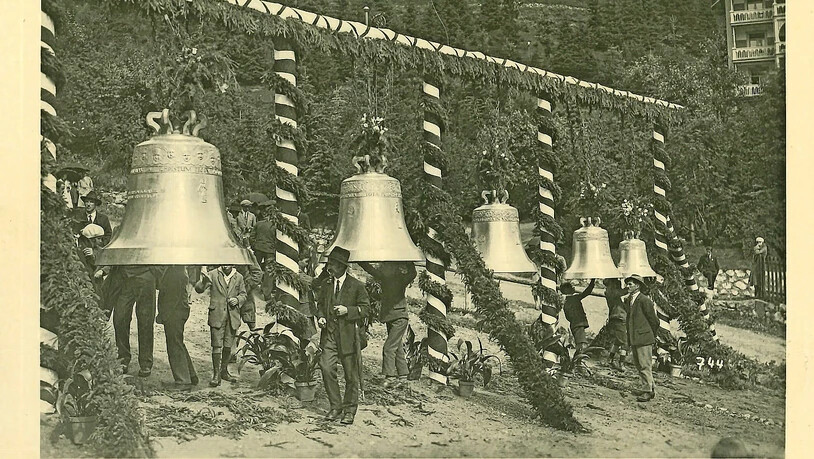 1893 wurde das erste Geläute der Marienkirche mit drei Glocken angeschafft, das während des 1. Weltkriegs (da nicht historisch) für Waffengüter eingeschmolzen wurde.