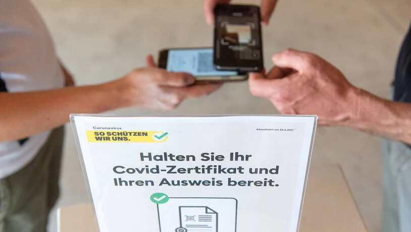 Debatte läuft: Die Politik und die Branchenverbände führen mit dem Bund Gespräche über eine Zertifikatspflicht in Skigebieten. 